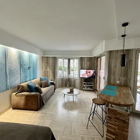 Moderne - Port De - Proche מלון 4*
